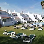 Oura Parque Turisticos Semesterpark 4*