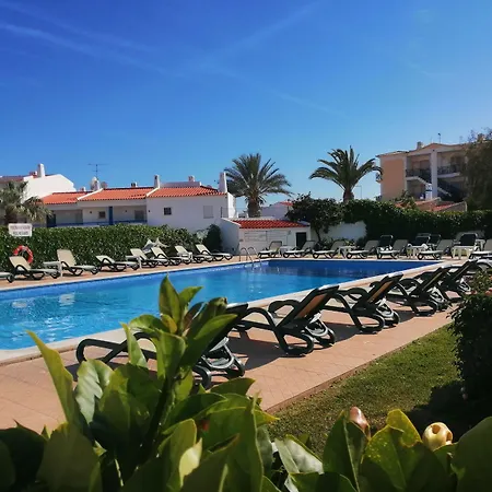 Aldeamento Turístico Oura Parque Turisticos 4*