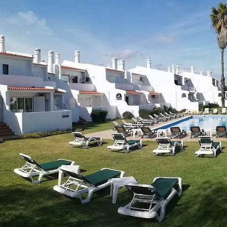 Oura Parque Turisticos 홀리데이파크 2*