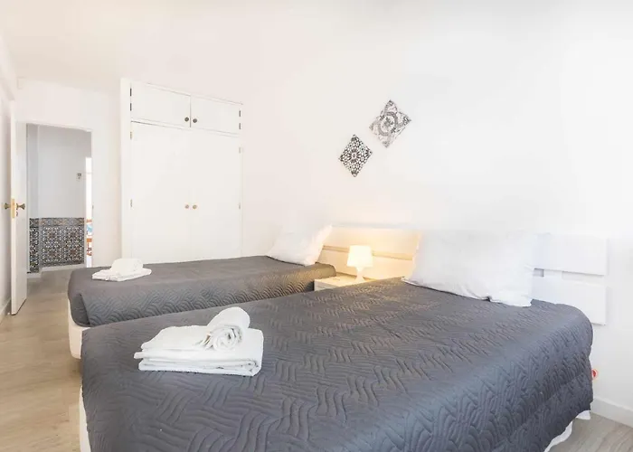 假日公园 Oura Parque Turisticos 4*