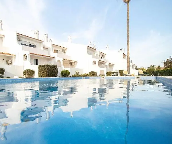 Oura Parque Turisticos 4*