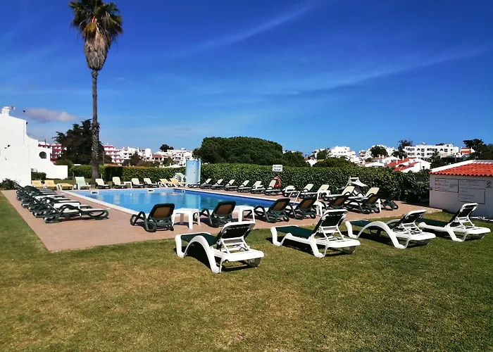 Oura Parque Turisticos 4* 阿尔布费拉